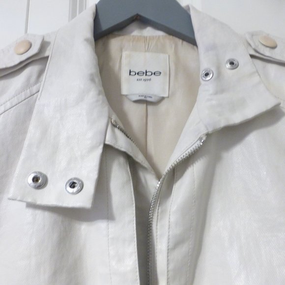 BEBE off white zip up faux leather jacket with light shoulder pads - Picture 2 of 16
